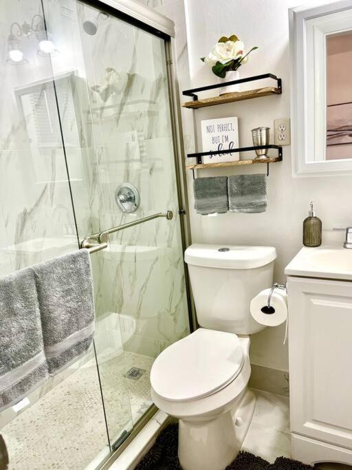 Intimate Casita Mia Minutes Away From Airport, Calle 8, Brickell, Coral Gables, The Beach And More! Майами Экстерьер фото