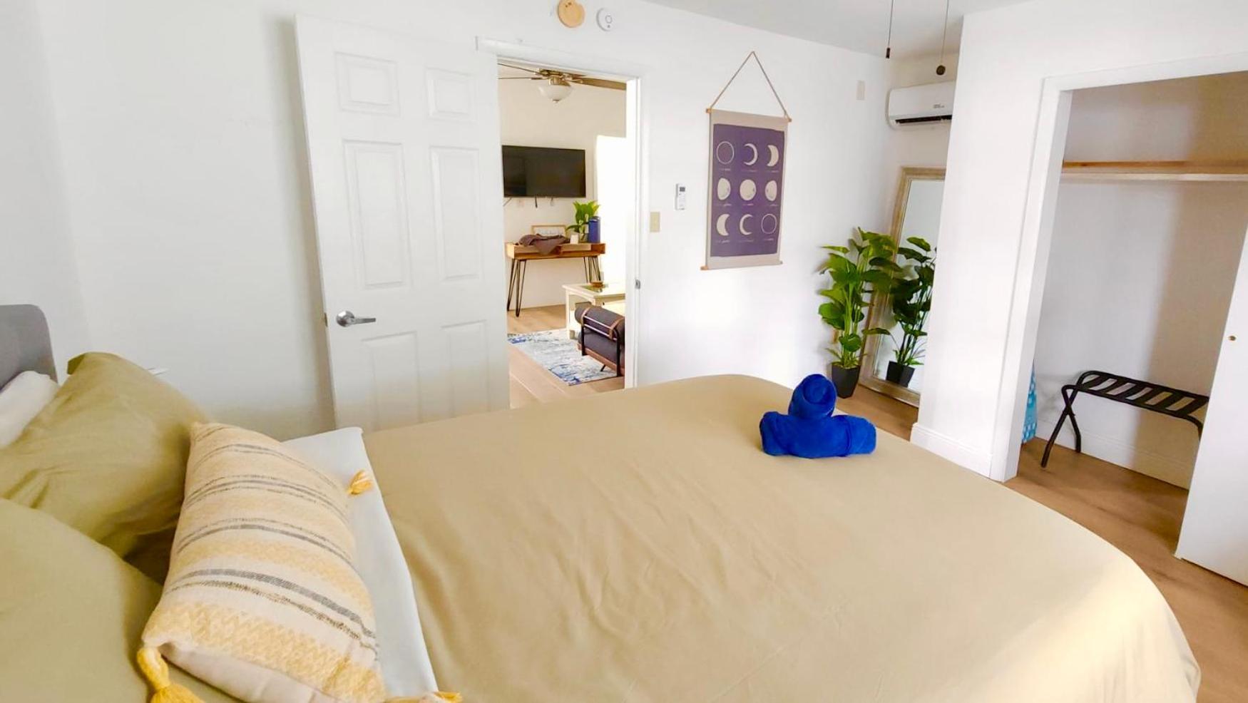 Intimate Casita Mia Minutes Away From Airport, Calle 8, Brickell, Coral Gables, The Beach And More! Майами Экстерьер фото